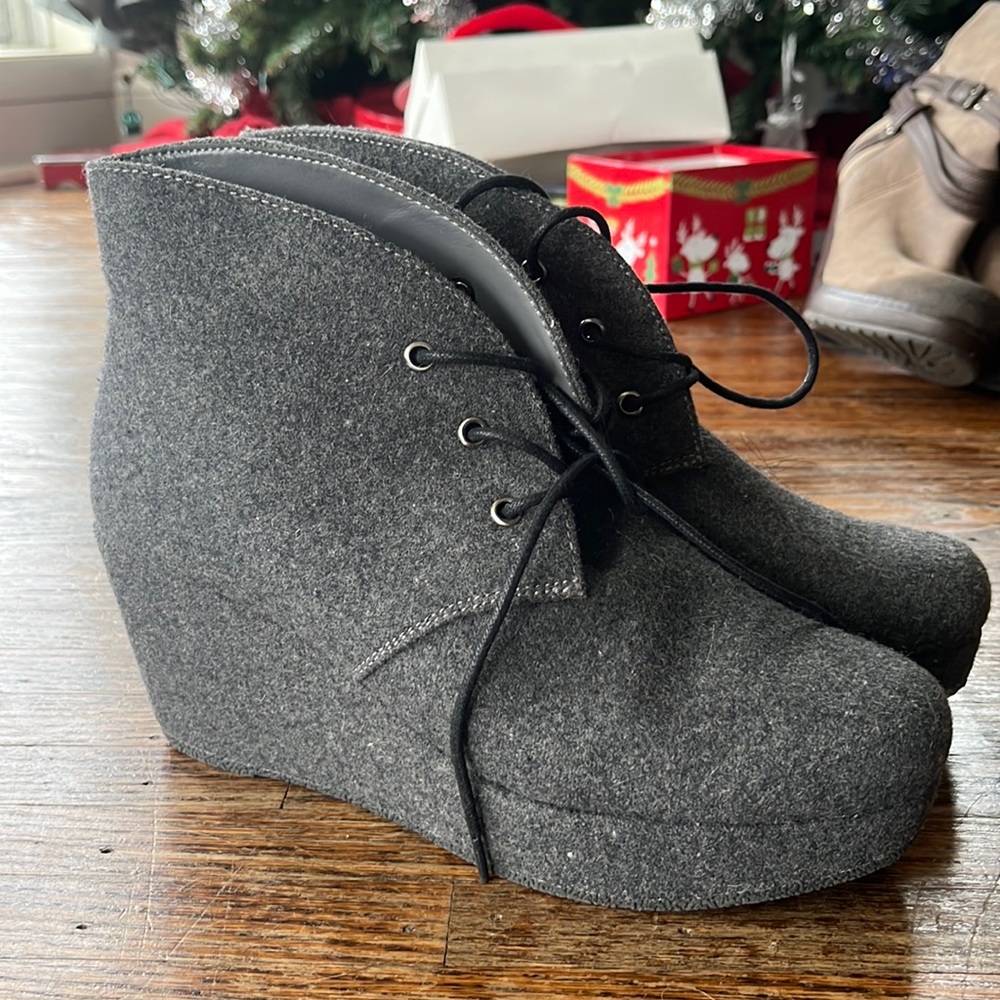 Woman’s shoes